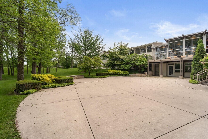 More Photos Of 8223 N Port Washington Rd, Fox Point Religious Facility For Lease