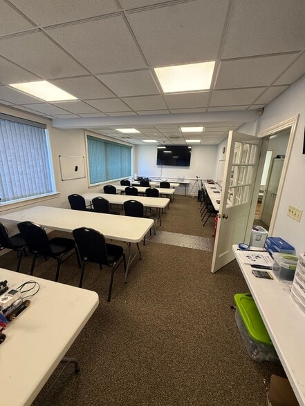 More Photos Of 319 Littleton Rd, Westford Office For Lease