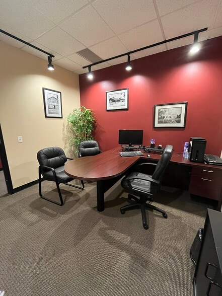 More Photos Of 1500 Eisenhower Ln, Lisle Office For Sale