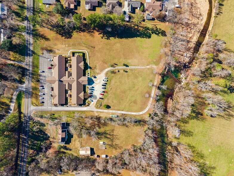 More Photos Of 811 W Main St, Waverly Healthcare For Sale