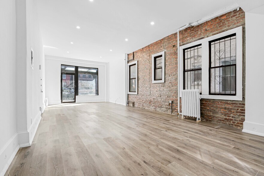 More Photos Of 2352 31st St, Astoria Apartments For Lease