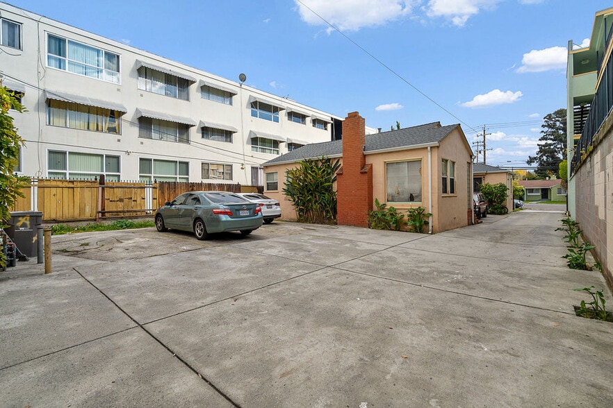 More Photos Of 2823-2827 High St, Oakland Apartments For Sale