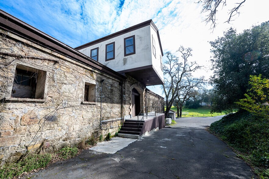 More Photos Of 1019-1091 Atlas Peak Rd, Napa Winery Vineyard For Lease