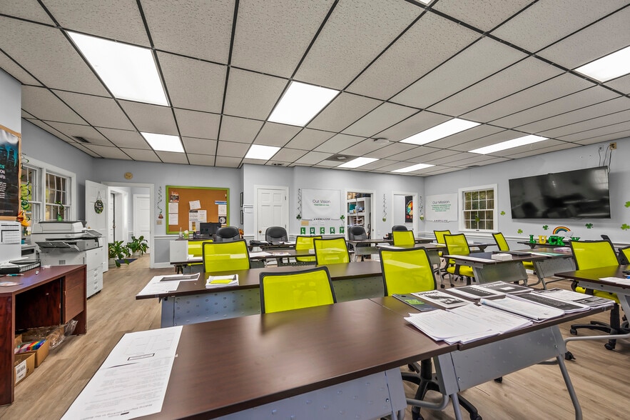 More Photos Of 4375 Silas Creek Pky, Winston-Salem Medical For Sale