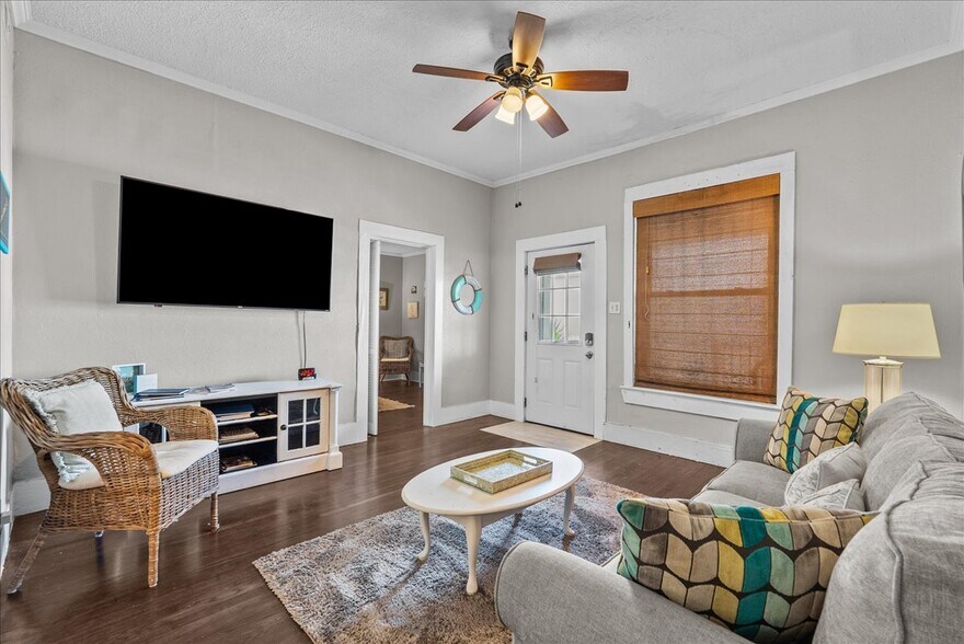 More Photos Of 1310 Avenue N 1/2, Galveston Apartments For Sale