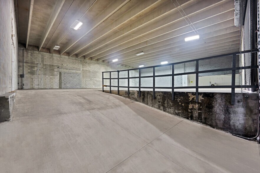 More Photos Of 5220 NW 72nd Ave, Miami Warehouse For Sale