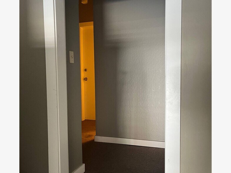 More Photos Of 731 Bryant St, San Francisco Light Distribution For Lease