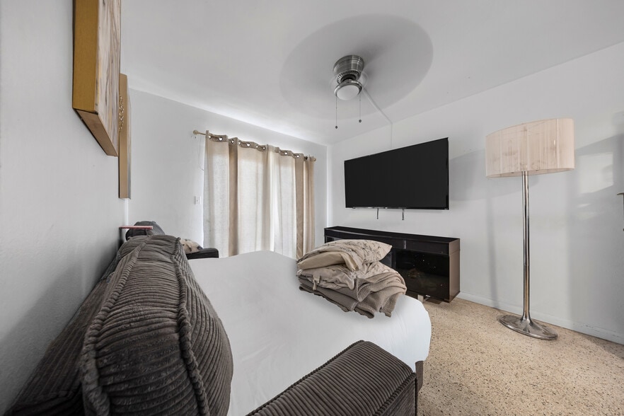 More Photos Of 1021 NW 5th St, Miami Apartments For Sale