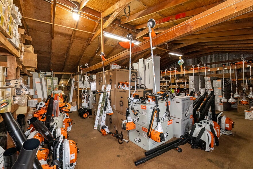 More Photos Of 901 Bay St, Port Orchard Storefront For Sale