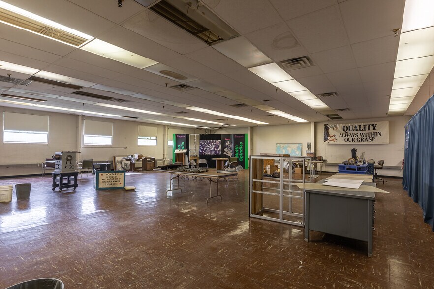 More Photos Of 24000 Lakeland Blvd, Euclid Manufacturing For Sale