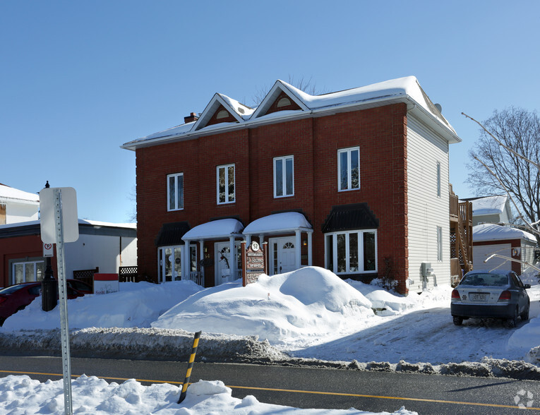 Primary Photo Of 52-54 Rue Principale, Gatineau Office For Sale