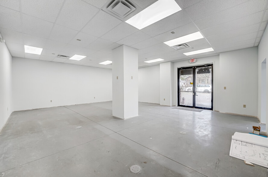 More Photos Of 53 E Market St, Germantown Restaurant For Sale