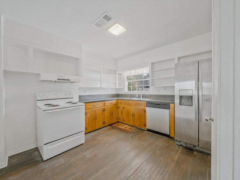 More Photos Of 2326 Hartford Rd, Austin Apartments For Sale