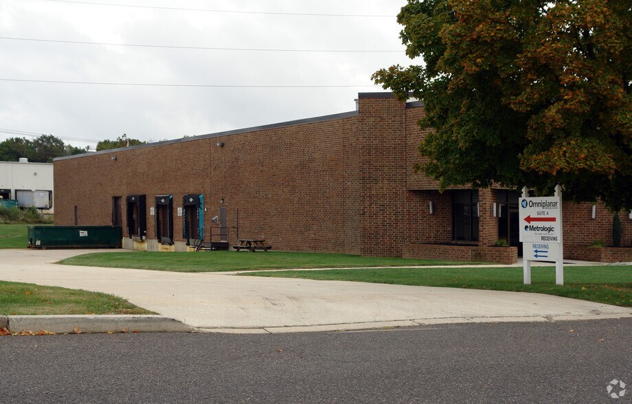 More Photos Of 1571 Imperial Way, Thorofare Manufacturing For Lease