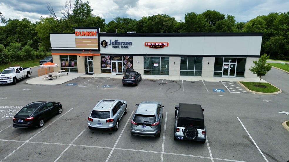 More Photos Of 305 E Broadway Blvd, Jefferson City Storefront Retail Office For Lease