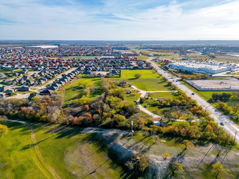 More Photos Of 1101 E Main St, Crowley Land For Sale