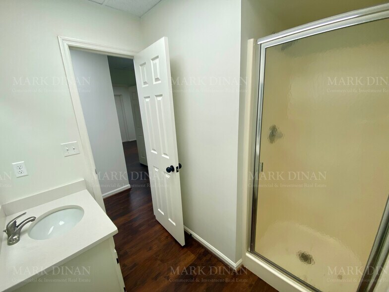 More Photos Of 2050 Oak Mountain Dr, Pelham Office For Sale