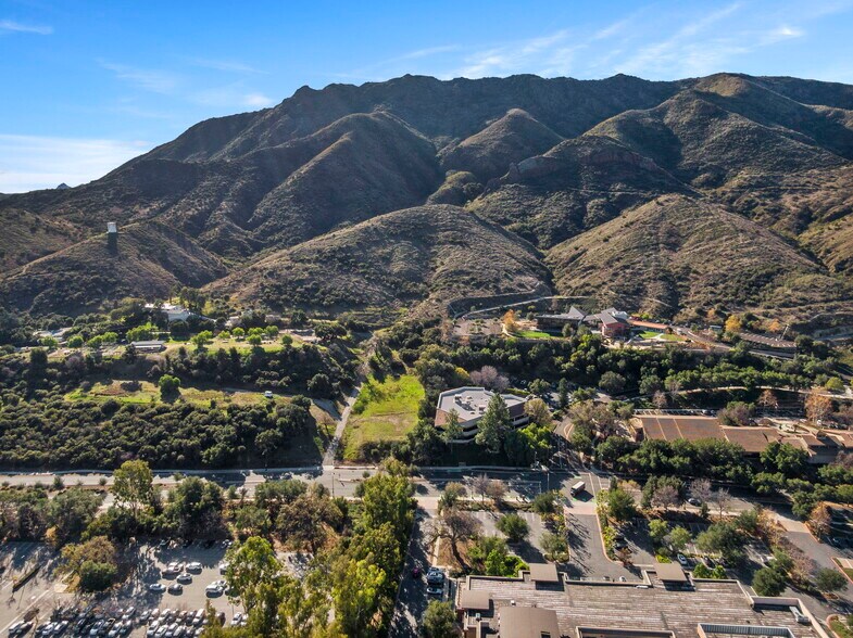 More Photos Of 29800 Agoura Rd, Agoura Hills Office For Lease