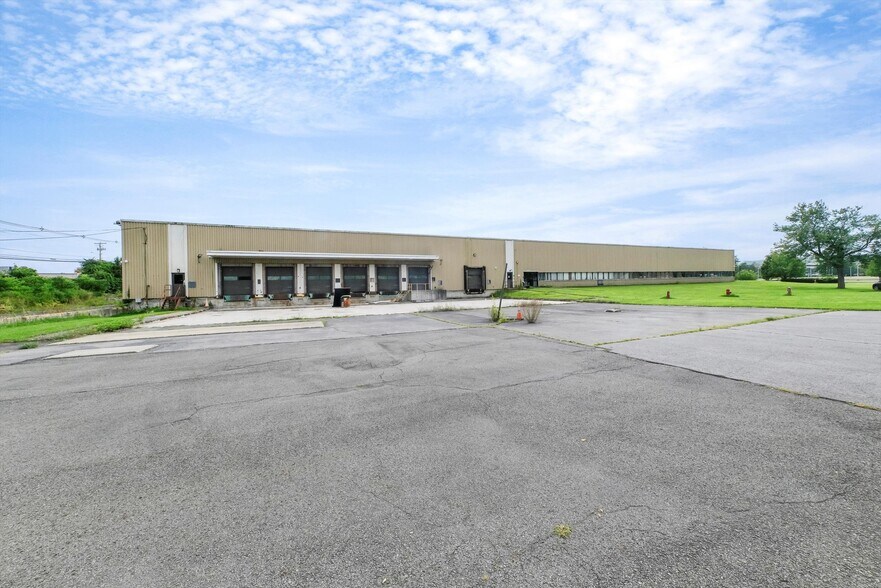 More Photos Of 1700 Enterprise Dr, Kingston Warehouse For Sale