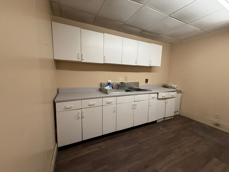 More Photos Of 1202 Washington, South Houston Industrial For Sale