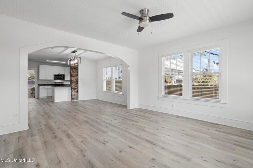 More Photos Of 3406 12th St, Gulfport Specialty For Sale