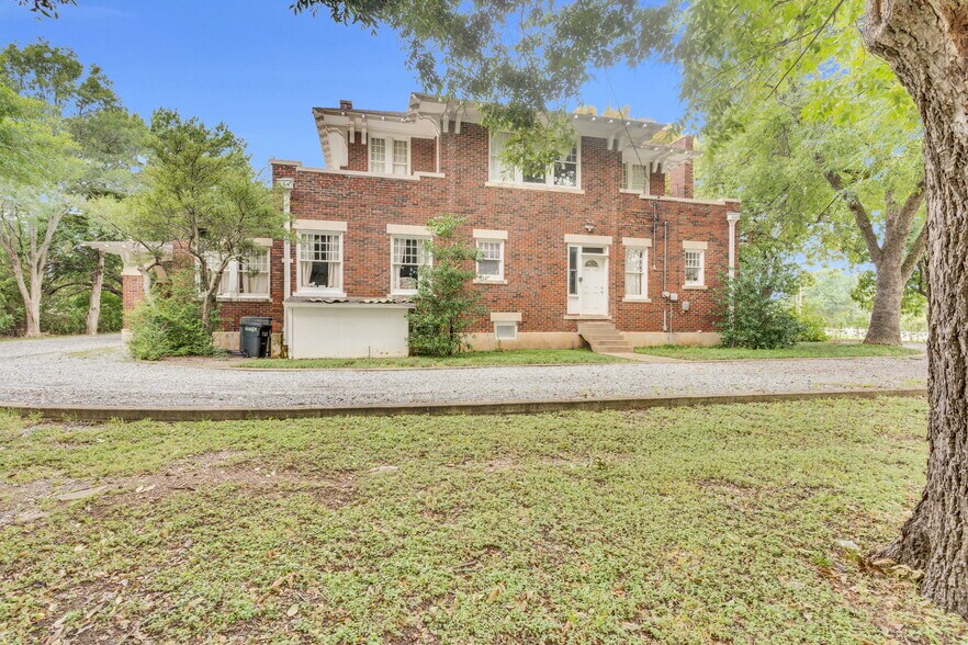 More Photos Of 508 S 9th St, Midlothian Land For Lease