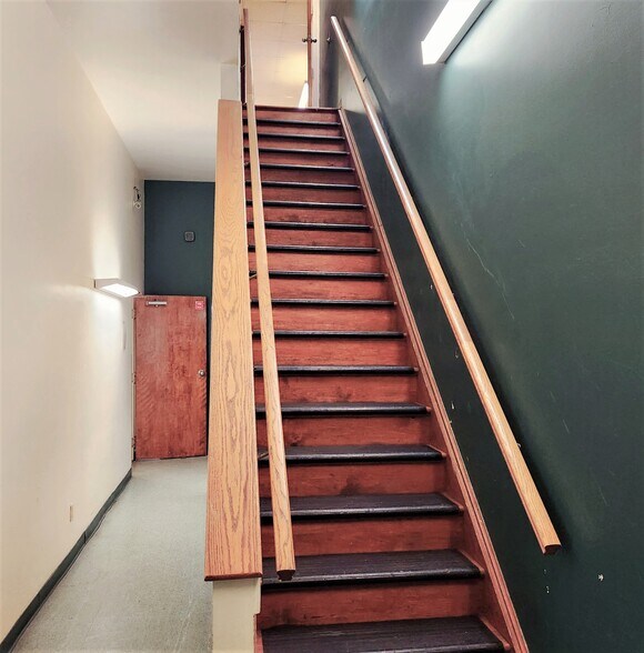 More Photos Of 203-205 W Pike St, Covington Storefront Retail Residential For Lease