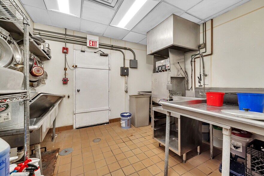 More Photos Of 905 Theodore St, Crest Hill Restaurant For Sale