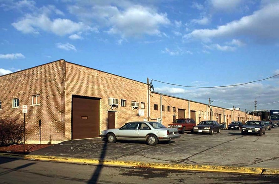More Photos Of 9101-9123 Medill Ave, Franklin Park Warehouse For Lease