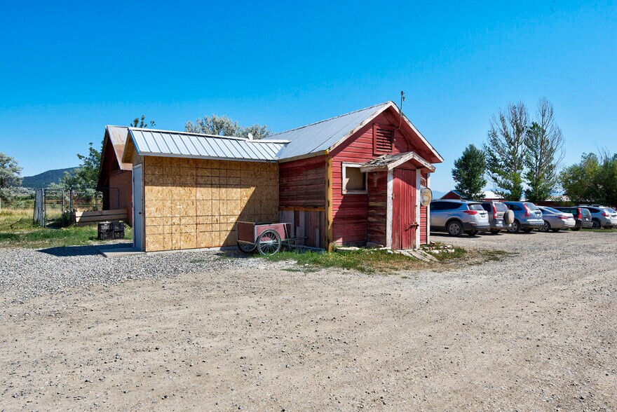 More Photos Of 2245 Head Ln, Helena Hotel For Sale