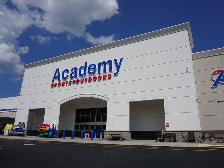More Photos Of 1716 Us Highway 70 SE, Hickory Storefront For Sale