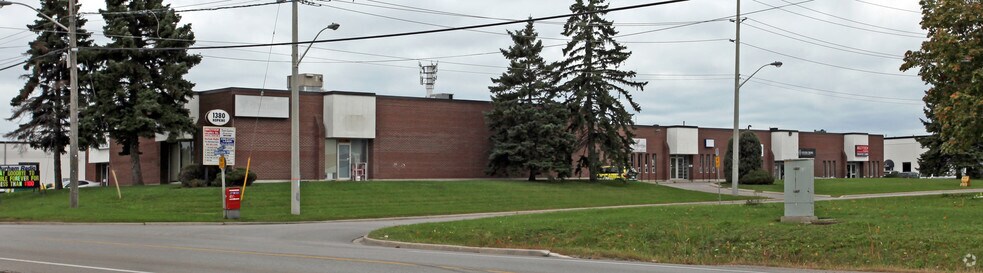 More Photos Of 1380 Hopkins St, Whitby Showroom For Lease