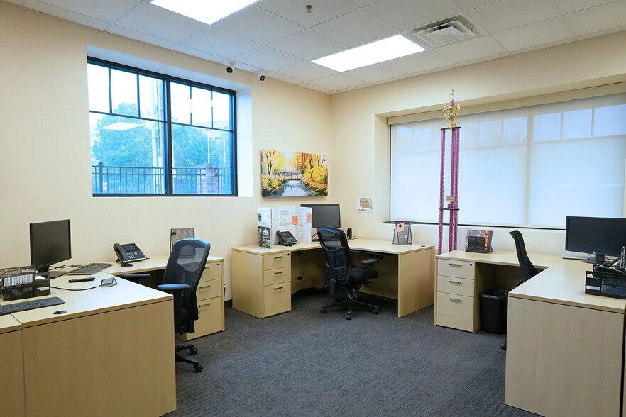 More Photos Of 17 S Dewey Ave, Oklahoma City Coworking Space