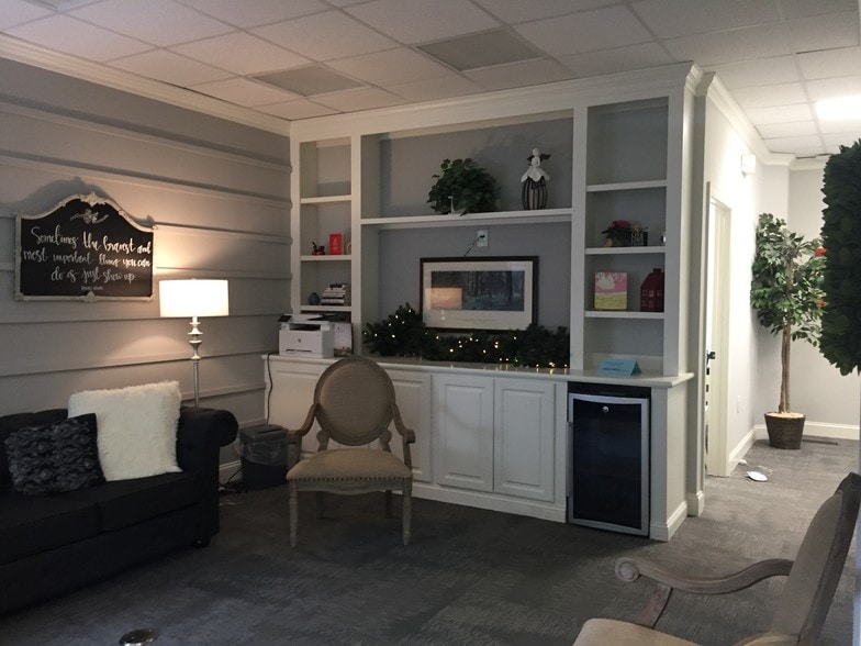 More Photos Of 113-119 Salem Towne Ct, Apex Office For Sale