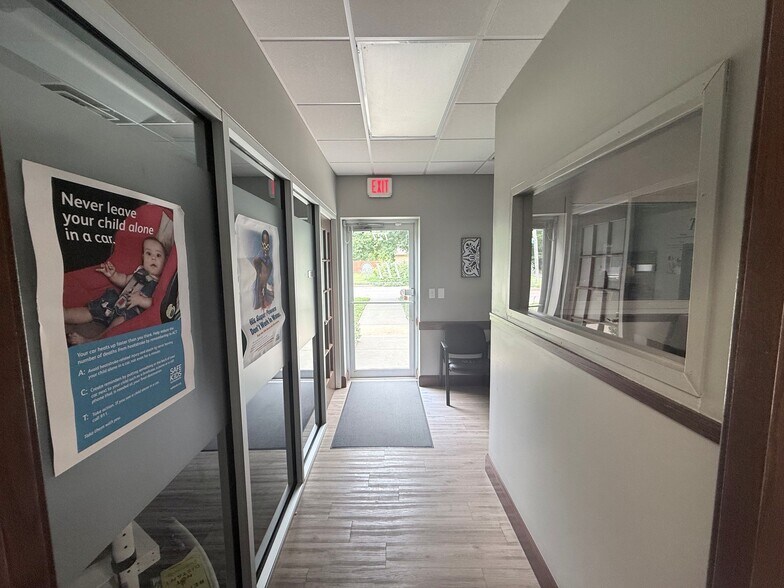 More Photos Of 727 S Juliette Ave, Manhattan Office For Lease
