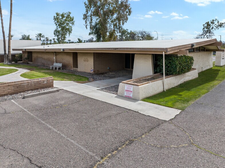 More Photos Of 424 W Broadway Rd, Tempe Office For Sale