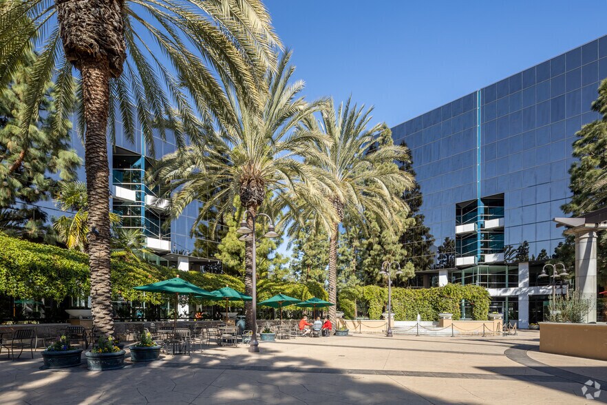 More Photos Of 949 S Coast Dr, Costa Mesa Office For Lease