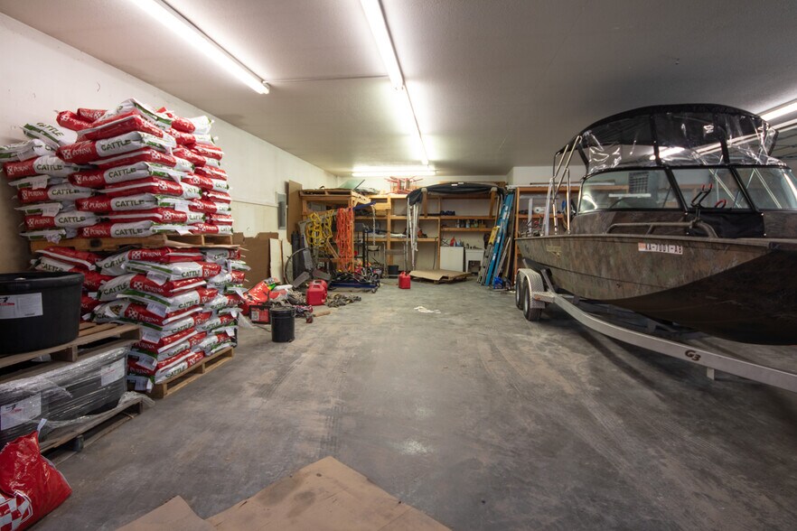 More Photos Of 375 NW US Highway 50, Centerview Light Distribution For Sale