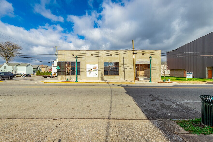 More Photos Of 615 E Main St, Chattanooga General Retail For Lease