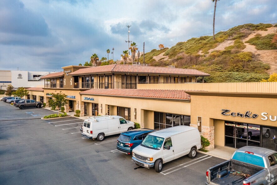 More Photos Of 28892 Marguerite Pky, Mission Viejo Storefront Retail Office For Lease