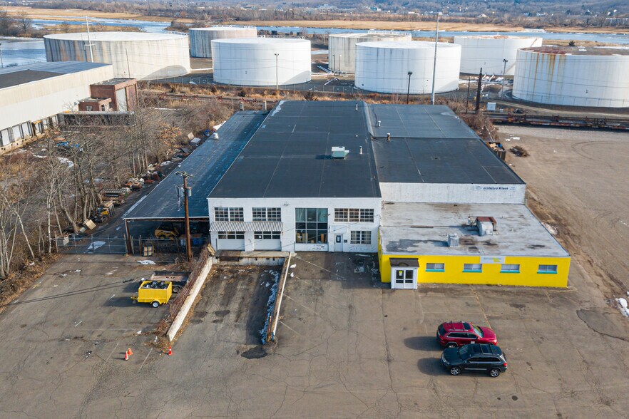 More Photos Of 299 Welton St, Hamden Warehouse For Lease