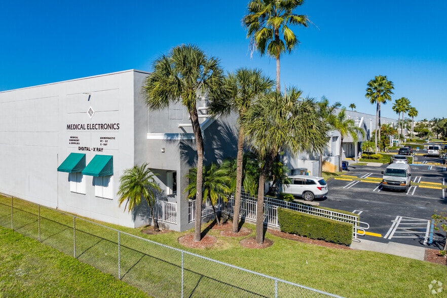 More Photos Of 10850 NW 27th St, Doral Warehouse For Sale