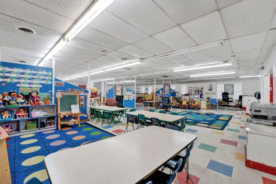 More Photos Of 4826 Cromwell Ave, Memphis Daycare Center For Sale