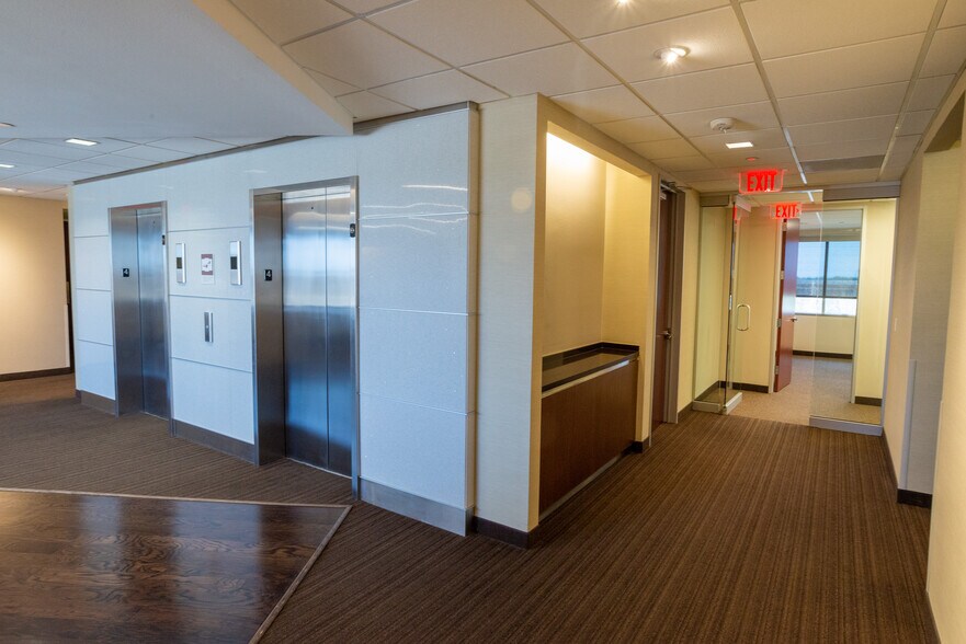 More Photos Of 1600 N Redbud Blvd, McKinney Office For Sale