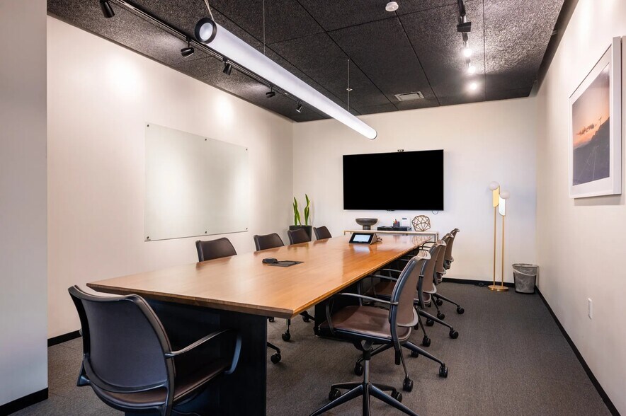 More Photos Of 4250 N Drinkwater Blvd, Scottsdale Coworking Space