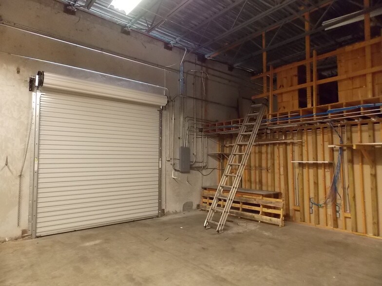 More Photos Of 445 West Dr, West Melbourne Warehouse For Sale