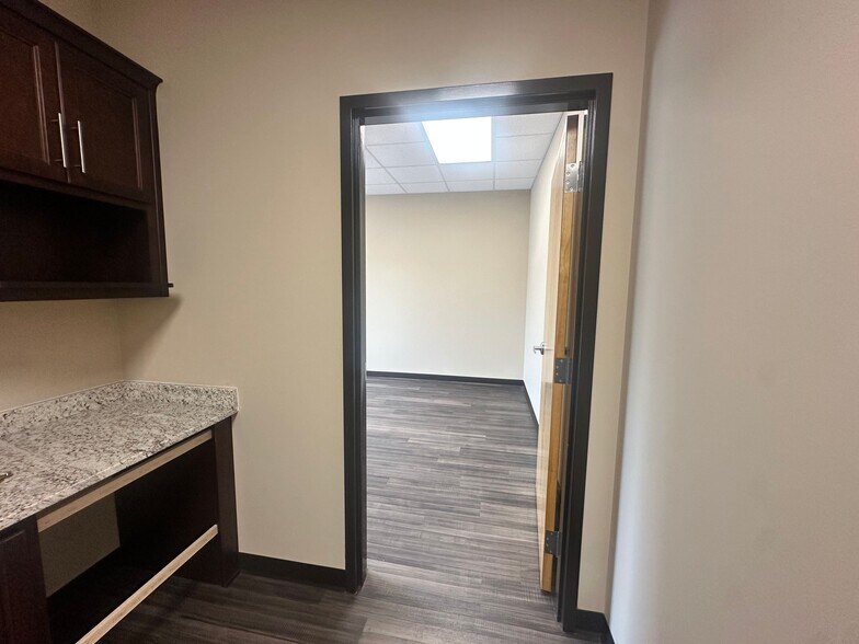 More Photos Of 4830 Marsett Pky, Cumming Light Manufacturing For Lease