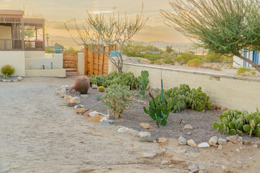 More Photos Of 74707 Sunset Dr, Twentynine Palms Specialty For Sale