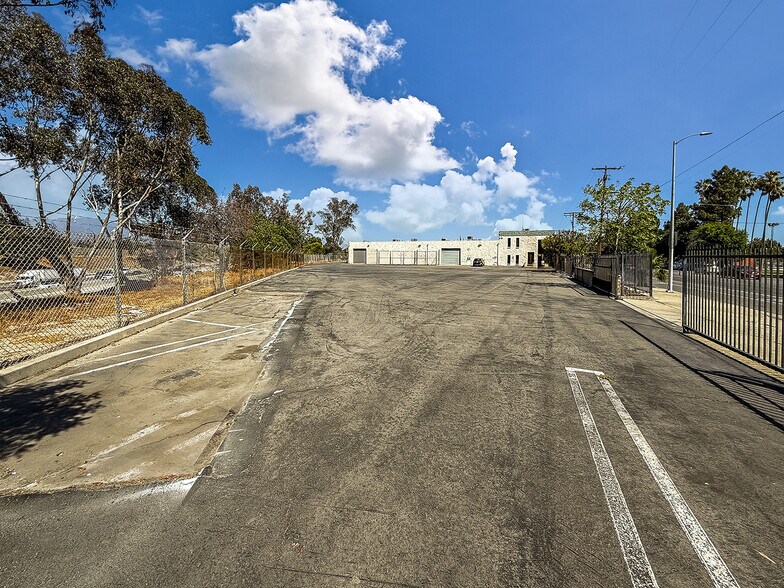 More Photos Of 8866 Laurel Canyon Blvd, Sun Valley Manufacturing For Sale