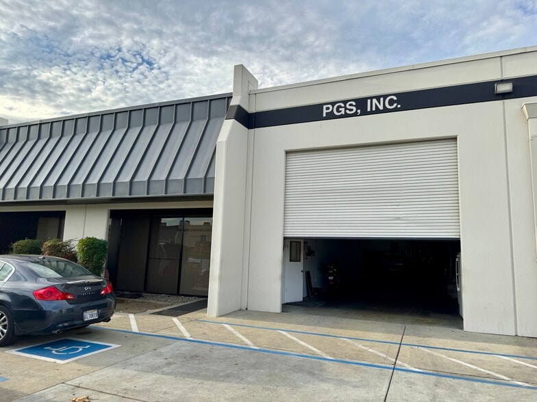 More Photos Of 1100 Industrial Rd, San Carlos Research And Development For Sale